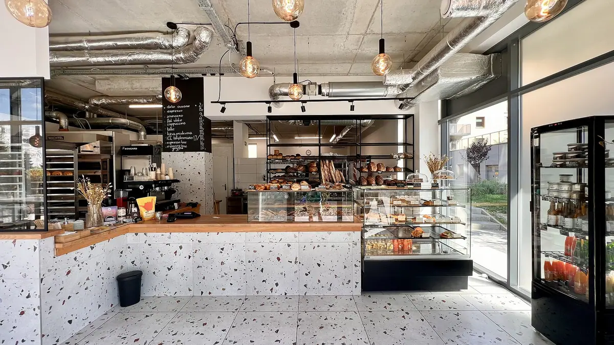 Bayne's – bakery in Ballingry town centre